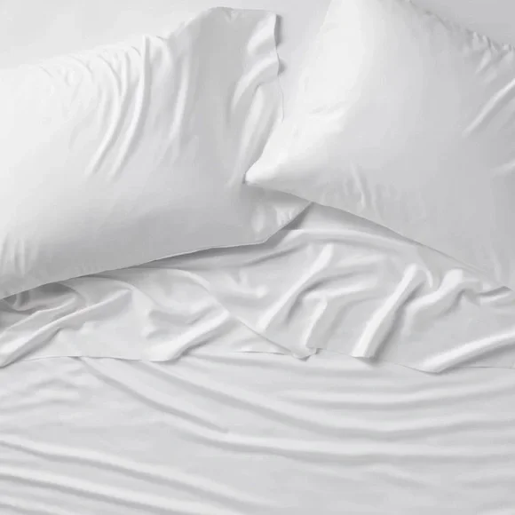 Luxurious White Bedding Set - Casaluna